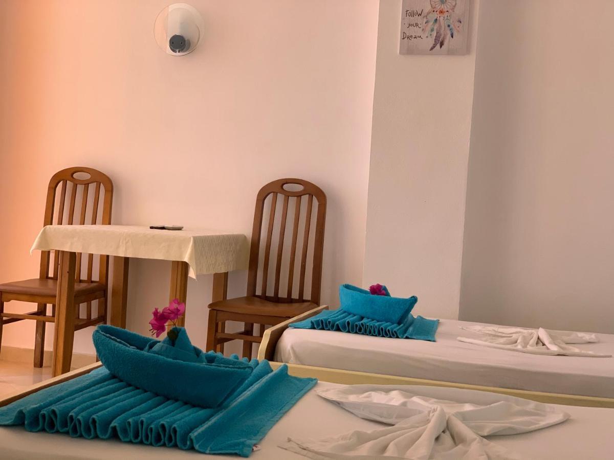 Cocktail & Dreams - Beach Hotel Sarandë Eksteriør billede