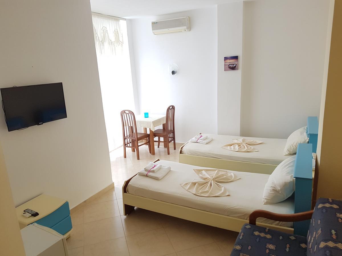 Cocktail & Dreams - Beach Hotel Sarandë Eksteriør billede